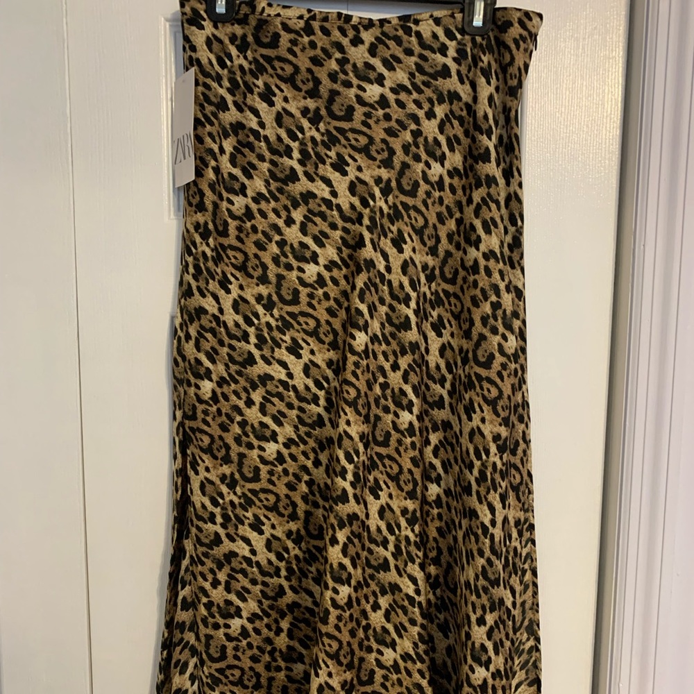Zara leopard skirt